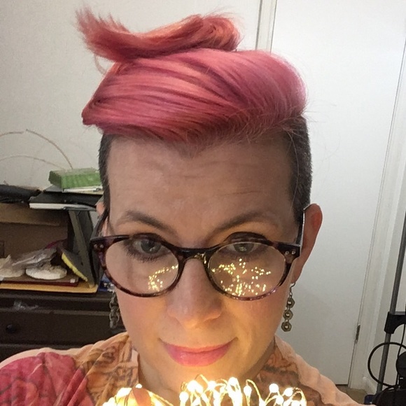 Meet your Posher, Cindy - Picture 1 of 1